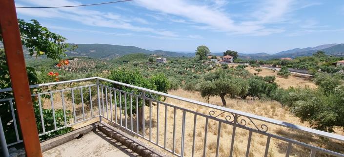 Image No.2-Maison de 2 chambres à vendre à Gytheio