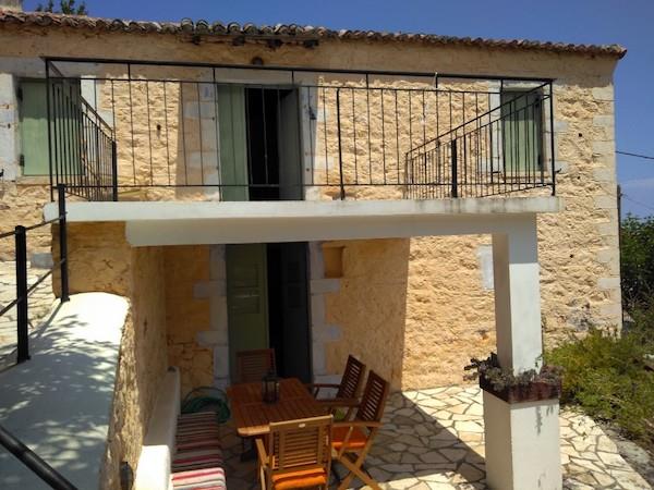 Image No.2-Maison de 2 chambres à vendre à Tyros