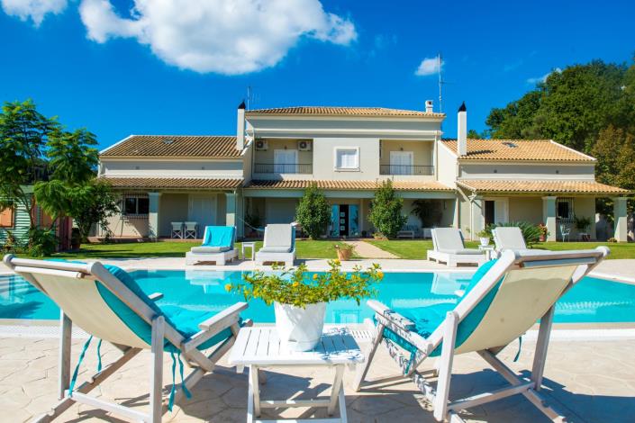 Image No.11-Villa de 6 chambres à vendre à Gastoúri