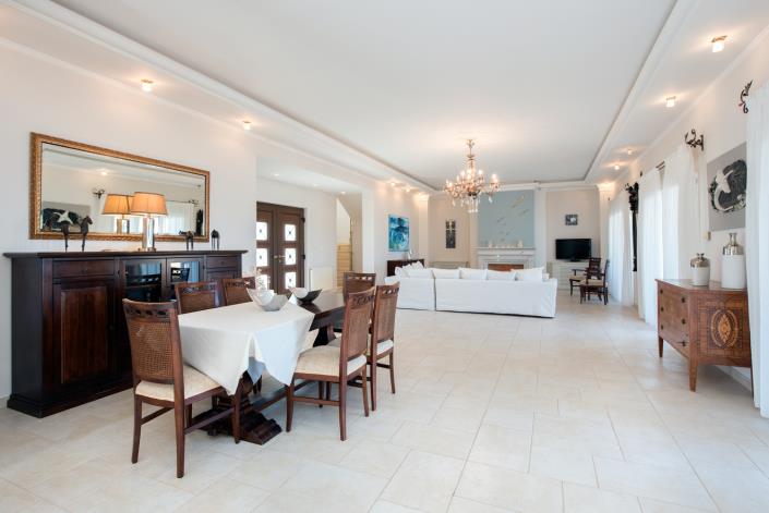 Image No.4-Villa de 6 chambres à vendre à Gastoúri