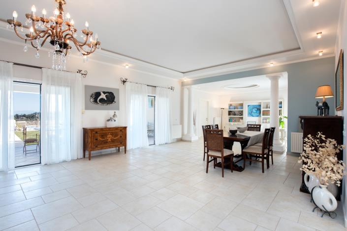 Image No.5-Villa de 6 chambres à vendre à Gastoúri