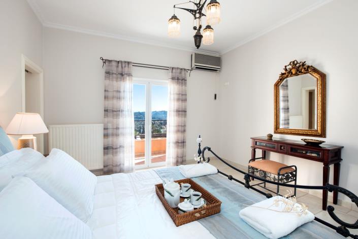 Image No.12-Villa de 6 chambres à vendre à Gastoúri