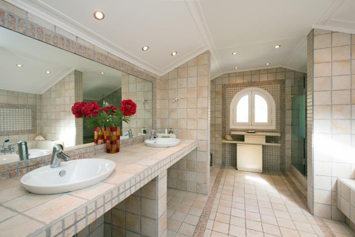 Image No.7-Villa de 6 chambres à vendre à Gastoúri