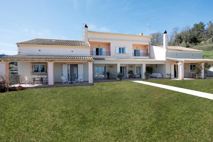 Image No.10-Villa de 6 chambres à vendre à Gastoúri