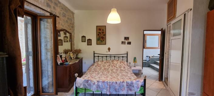 Image No.8-4 Bed House for sale