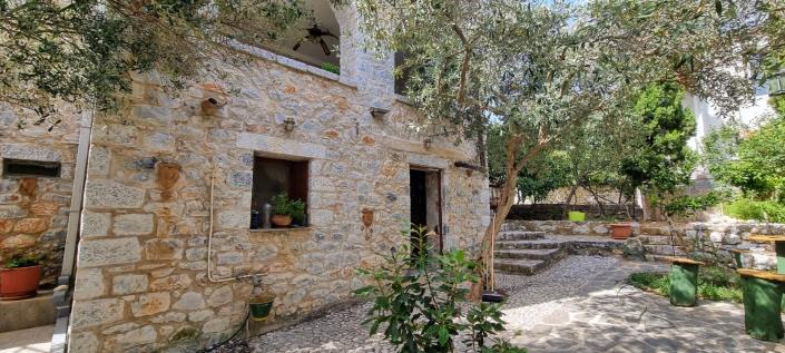 Image No.12-4 Bed House for sale