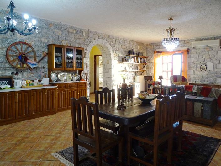 Image No.6-Maison / Villa de 6 chambres à vendre à Oitylo