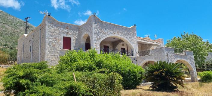 Image No.3-Maison / Villa de 6 chambres à vendre à Oitylo