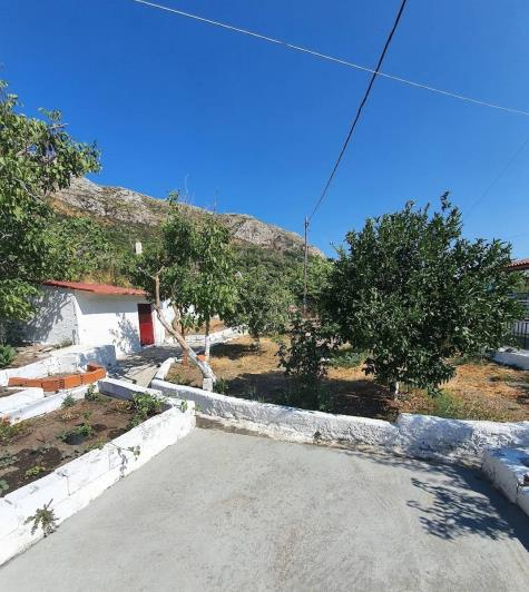 Image No.8-2 Bed House for sale