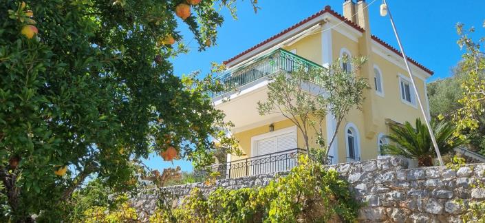 Image No.2-Maison de 4 chambres à vendre à Gytheio