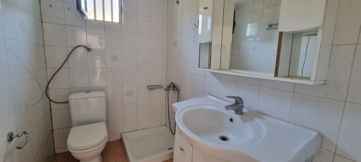 Image No.11-2 Bed House for sale