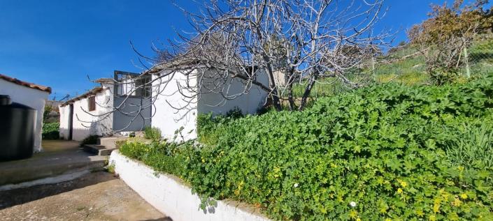 Image No.12-2 Bed House for sale