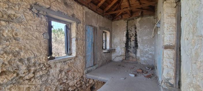 Image No.5-2 Bed House for sale