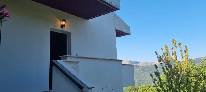 Image No.5-2 Bed House for sale