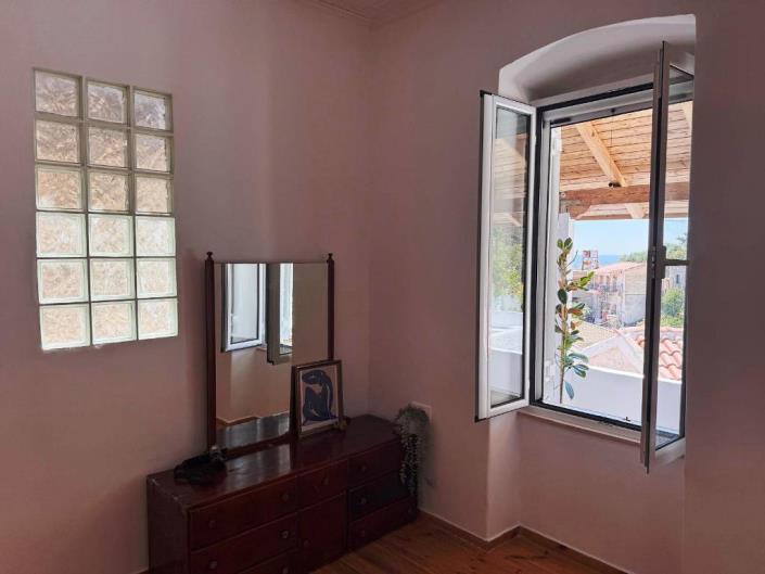 Image No.9-2 Bed House for sale