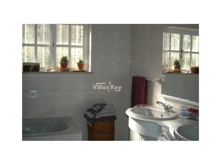 Image No.14-4 Bed House for sale