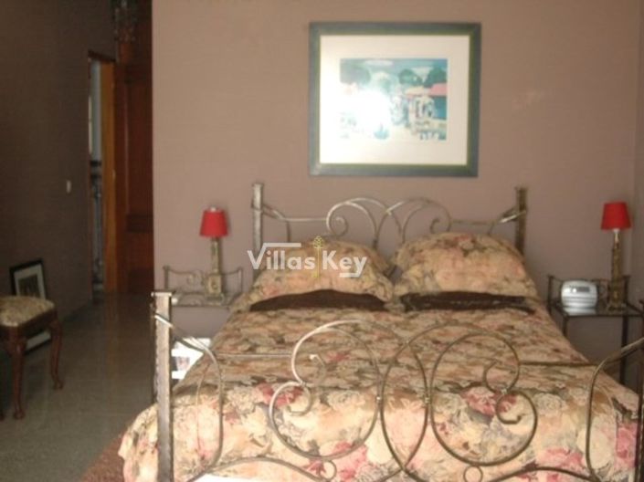 Image No.14-4 Bed House for sale