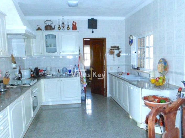 Image No.5-4 Bed House for sale