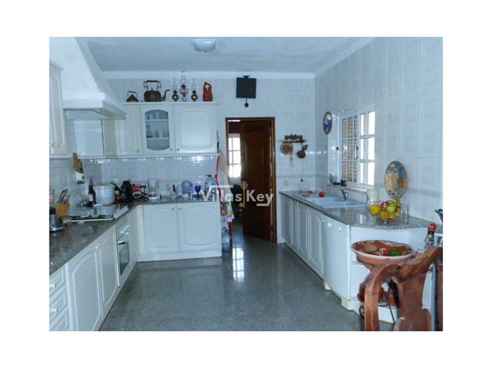 Image No.6-4 Bed House for sale