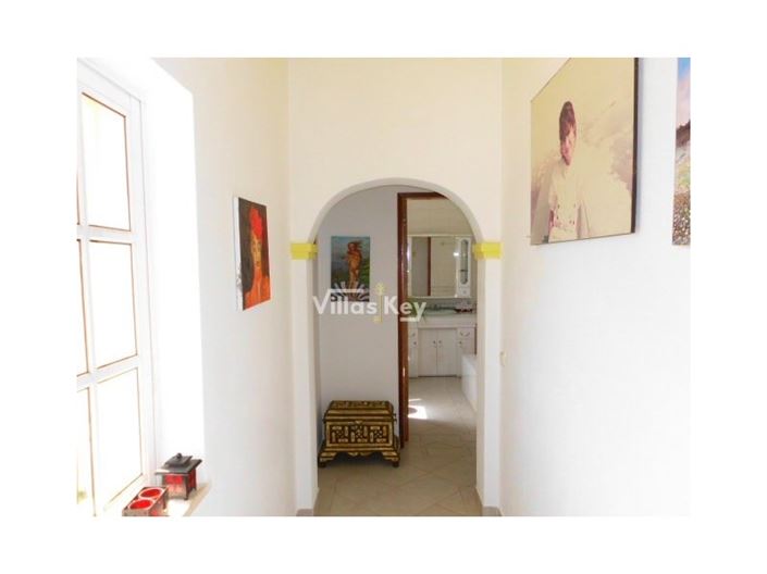 Image No.8-4 Bed House for sale