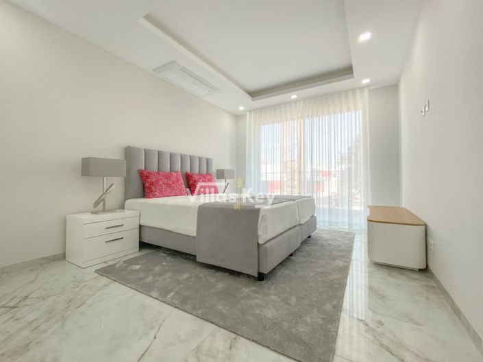 Image No.14-4 Bed Apartment for sale