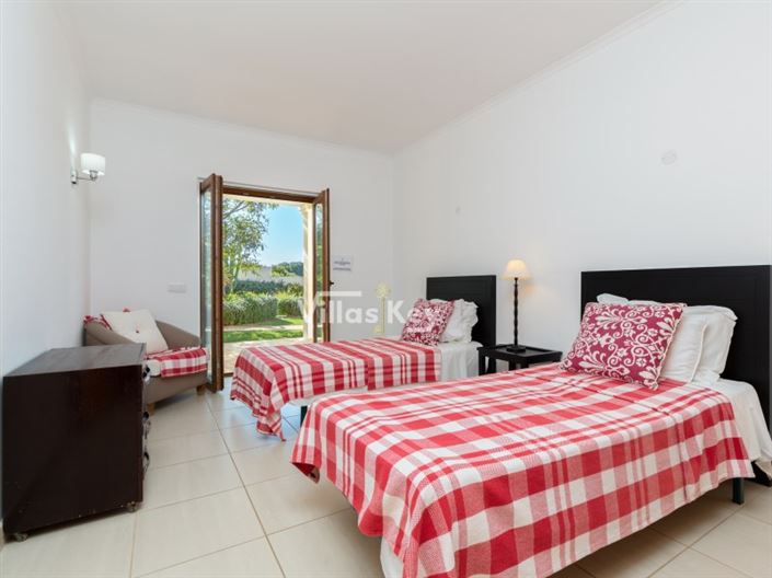 Image No.24-4 Bed House for sale