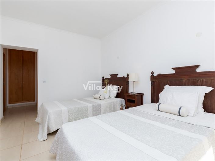 Image No.29-4 Bed House for sale