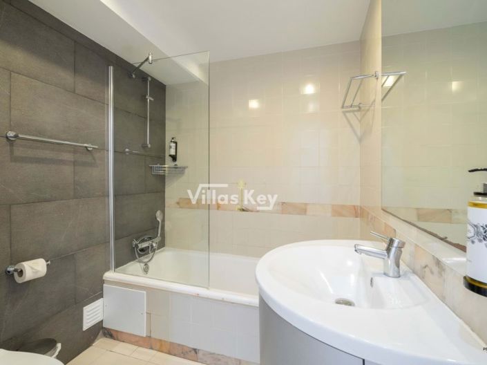 Image No.8-Apartment for sale