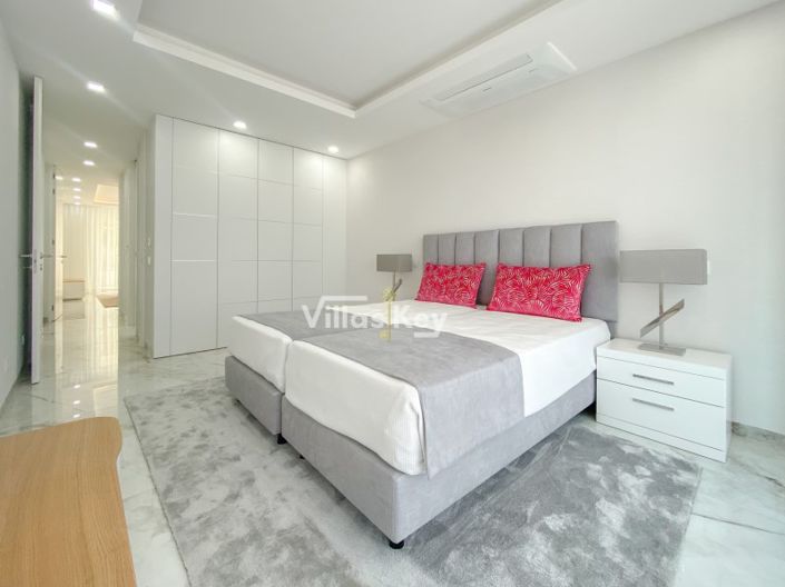 Image No.15-3 Bed Apartment for sale