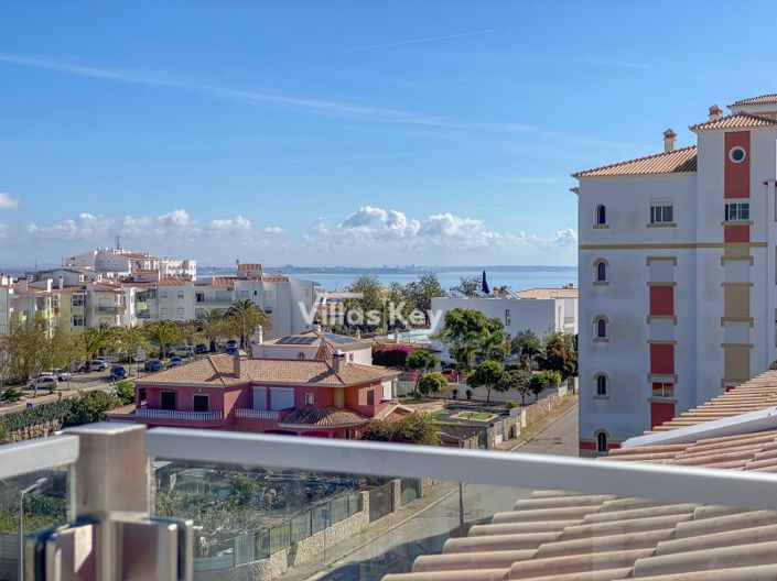 Image No.21-3 Bed Apartment for sale