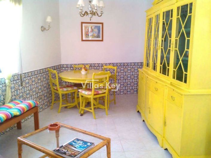 Image No.17-9 Bed Commercial for sale