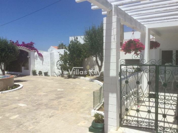 Image No.18-9 Bed Commercial for sale