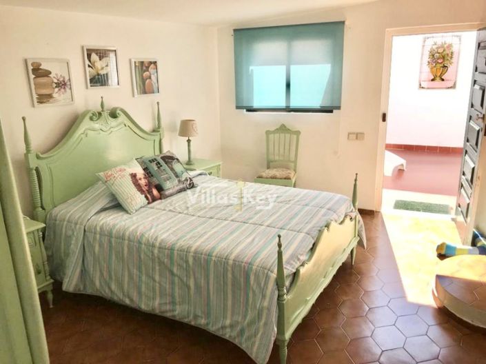 Image No.64-9 Bed Commercial for sale