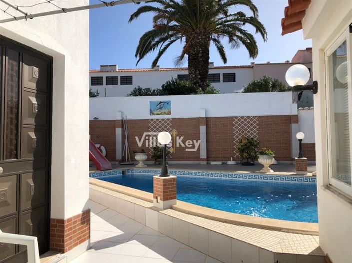 Image No.7-9 Bed Commercial for sale