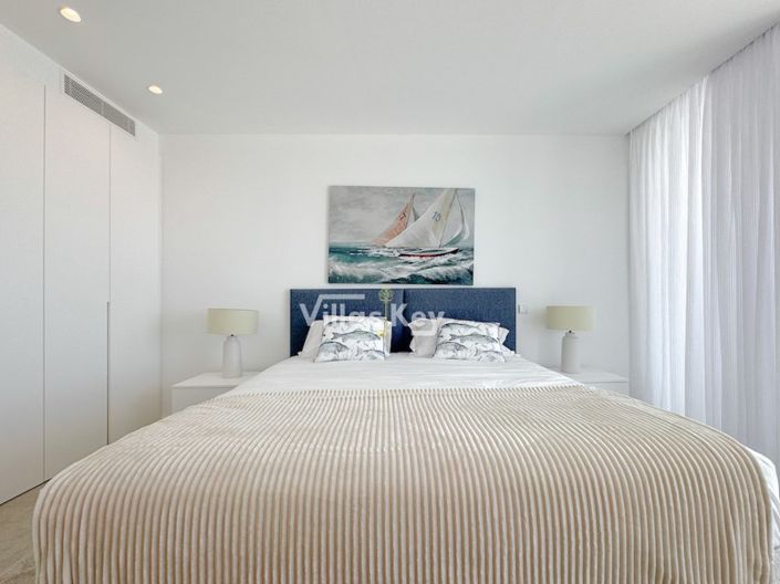 Image No.10-3 Bed House for sale