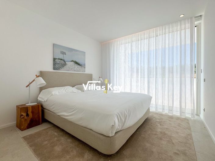 Image No.22-3 Bed House for sale