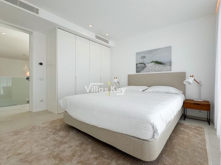 Image No.24-3 Bed House for sale