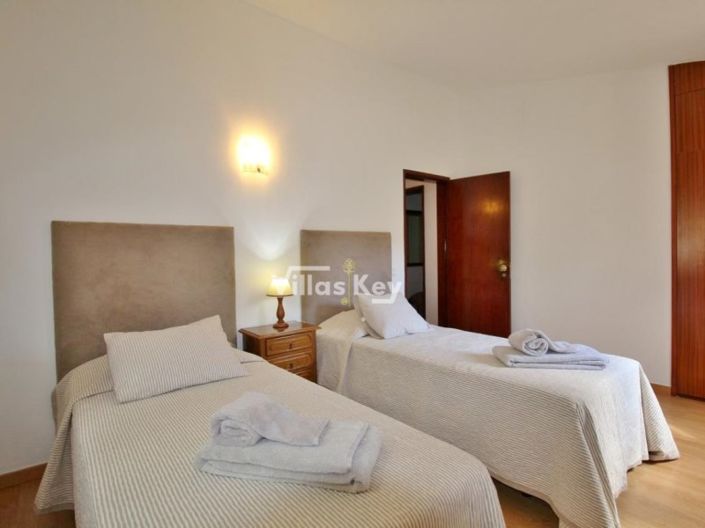 Image No.27-9 Bed House for sale