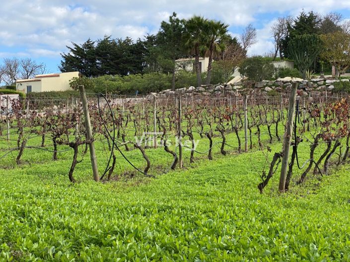 Image No.7-9 Bed House for sale