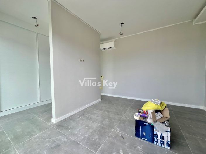 Image No.21-4 Bed House for sale