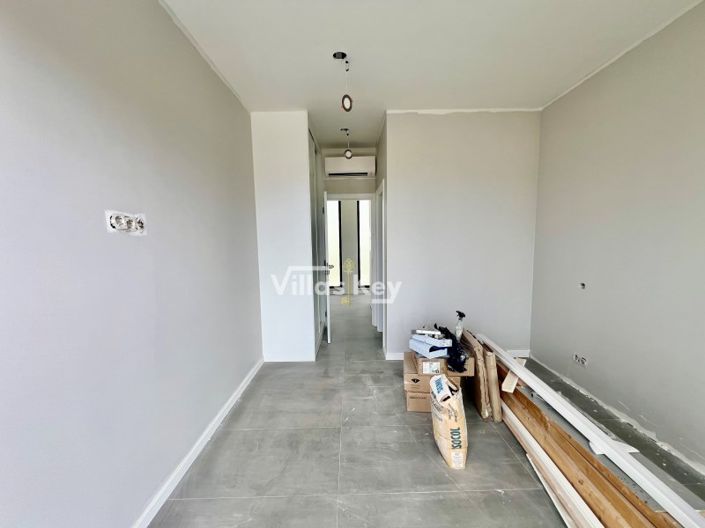 Image No.22-4 Bed House for sale