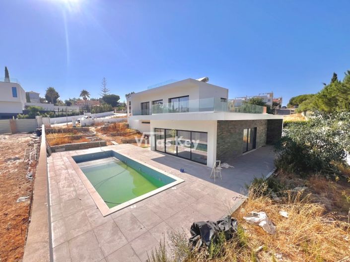 Image No.28-4 Bed House for sale