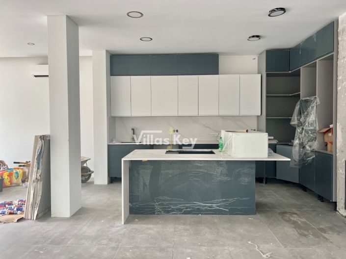 Image No.4-4 Bed House for sale