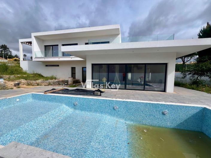 Image No.8-4 Bed House for sale