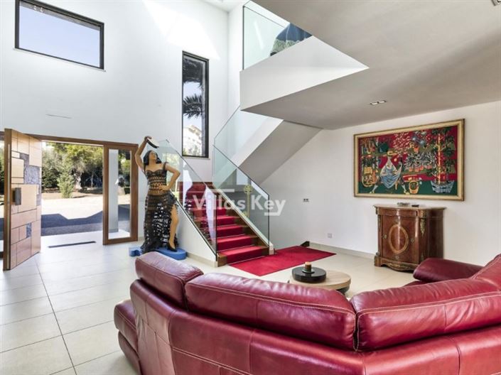 Image No.20-5 Bed House for sale