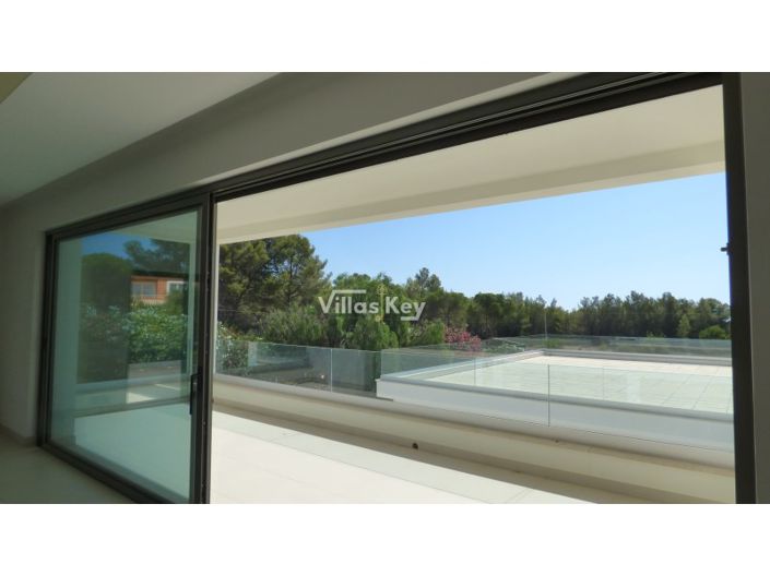 Image No.21-5 Bed House for sale