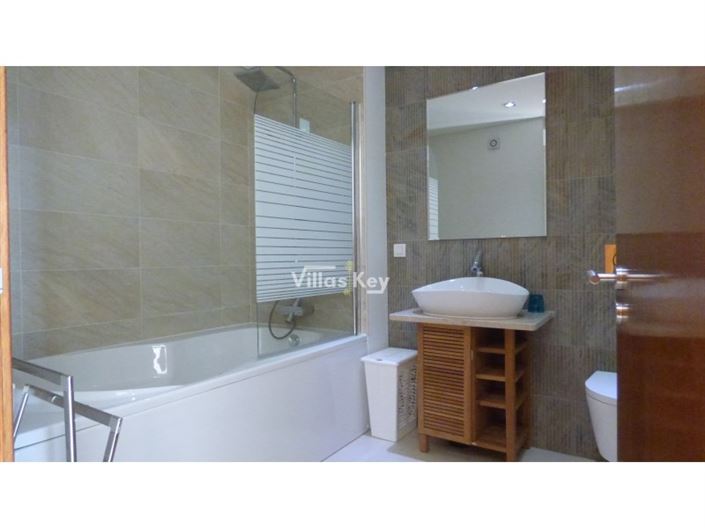 Image No.27-5 Bed House for sale