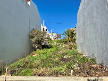 1 - Lagoa, Plot