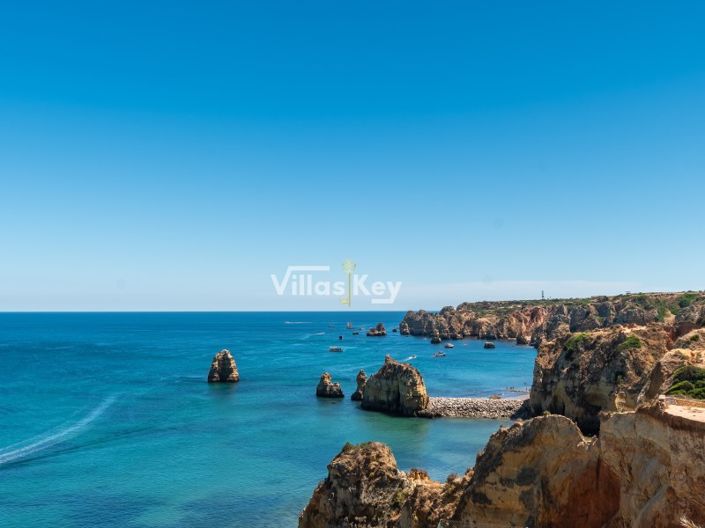 Image No.16-2 Bed Farmhouse for sale