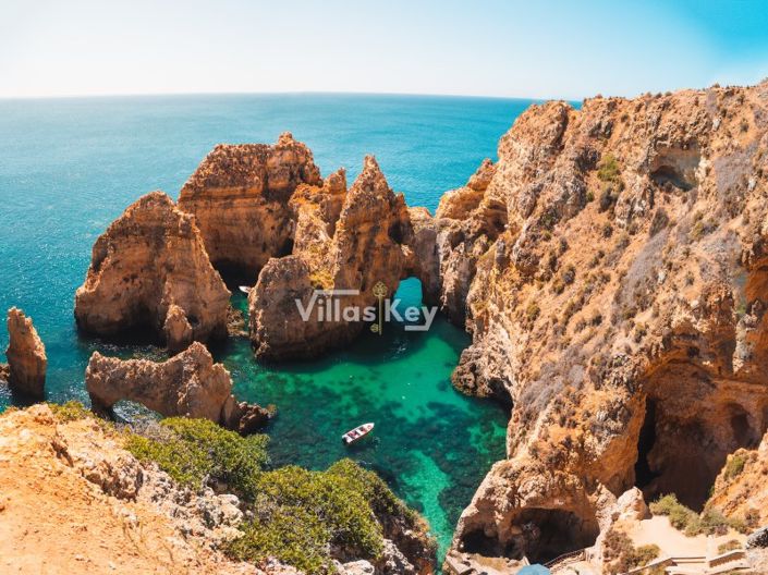 Image No.17-2 Bed Farmhouse for sale